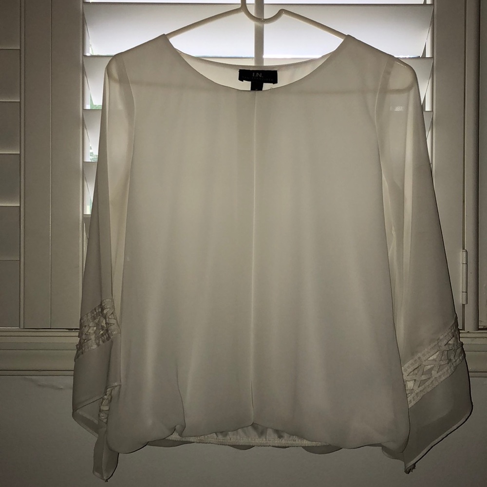 Super cute blouse!